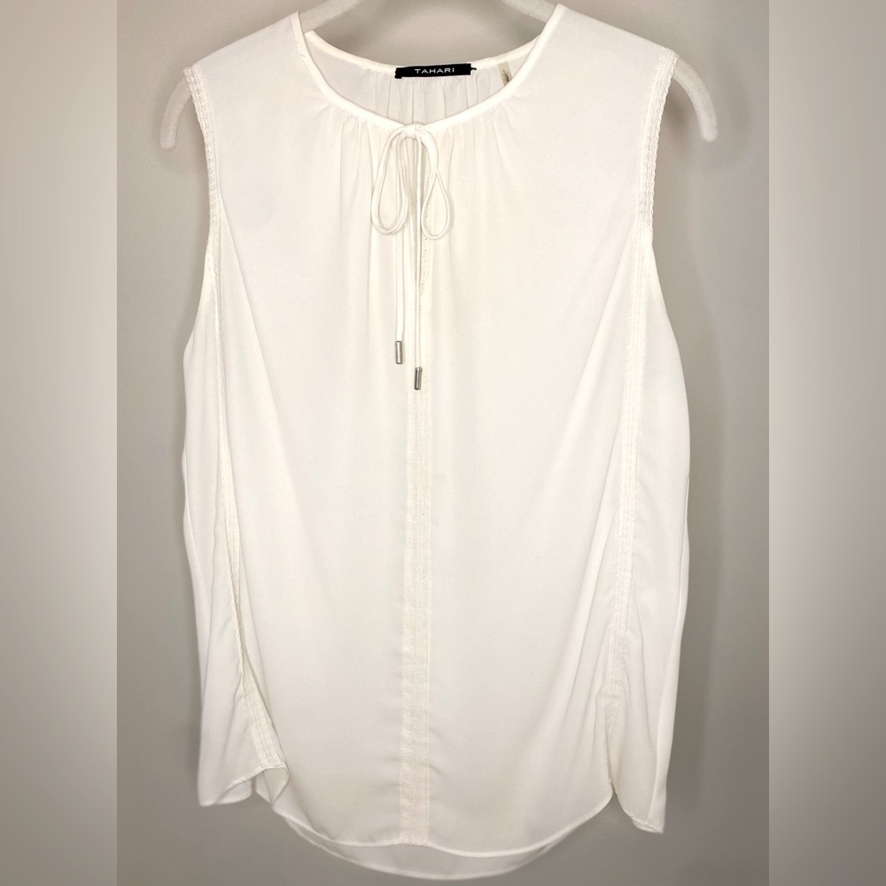 TAHARI - Sleeveless Blouse with Tie and Lace Detail